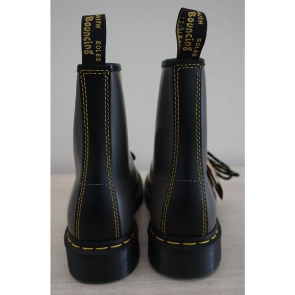 Dr. Martens LA004 Men's 6 Women's 7 Gray/Black 8-Eyelet Smooth Leather Boots - Picture 4 of 10